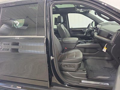 2025 Chevrolet Suburban 4WD High Country