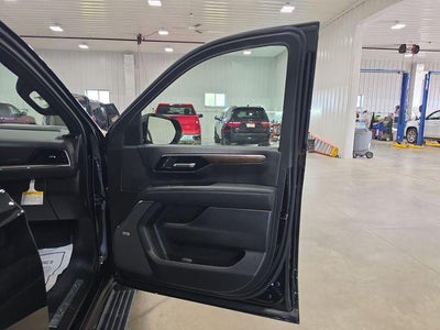 2025 Chevrolet Suburban 4WD High Country