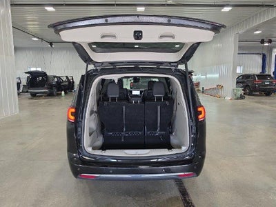 2024 Chrysler Pacifica Touring L FWD