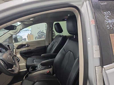 2024 Chrysler Pacifica Touring L FWD
