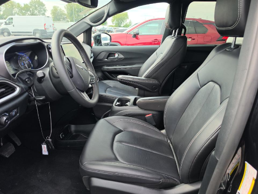 2026 Chrysler Pacifica Select FWD