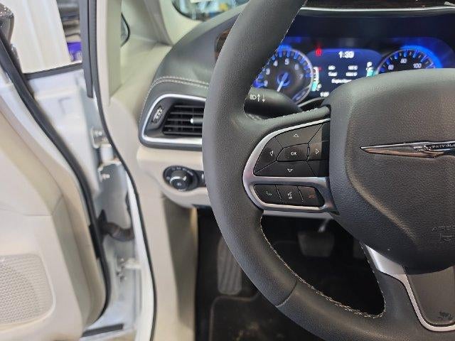 2024 Chrysler Pacifica Limited FWD