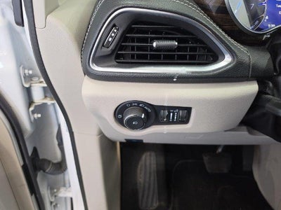 2024 Chrysler Pacifica Limited FWD
