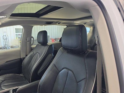 2024 Chrysler Pacifica Limited FWD