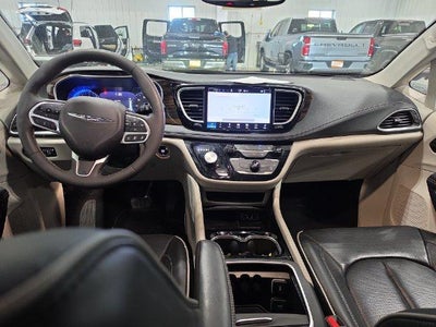 2024 Chrysler Pacifica Limited FWD