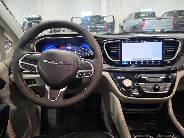 2024 Chrysler Pacifica Limited FWD