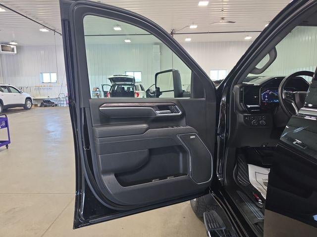 2026 Chevrolet Silverado 3500 HD Crew Cab Standard Box 4-Wheel Drive LTZ
