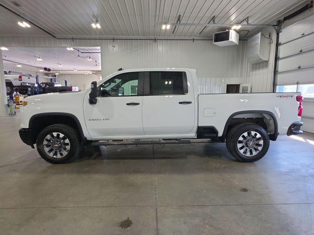2024 Chevrolet Silverado 2500 HD Crew Cab Standard Box 4-Wheel Drive Custom