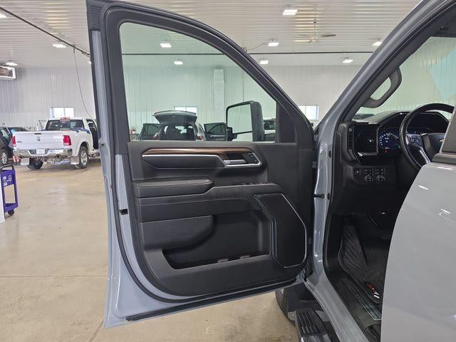 2024 Chevrolet Silverado 3500 HD Crew Cab Standard Box 4-Wheel Drive LT