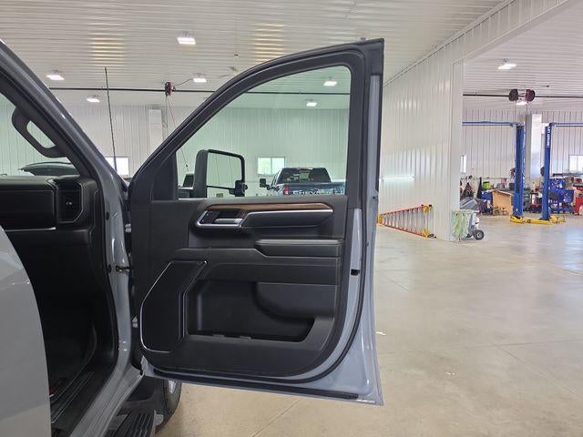 2024 Chevrolet Silverado 3500 HD Crew Cab Standard Box 4-Wheel Drive LT