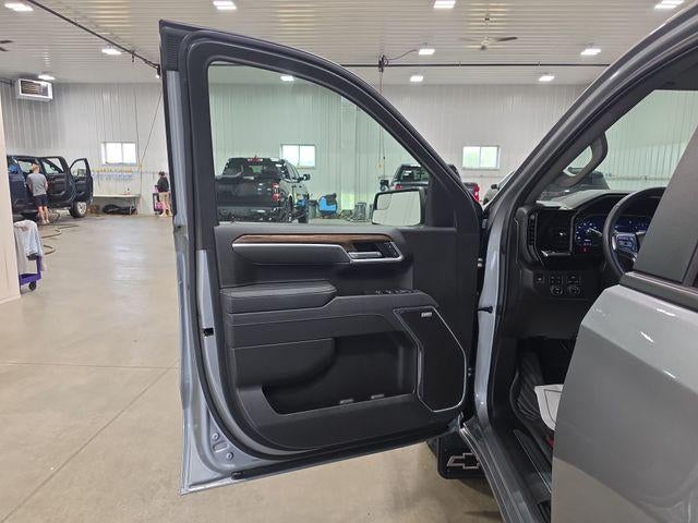 2025 Chevrolet Silverado 1500 Crew Cab Short Box 4-Wheel Drive RST