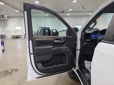 2022 Chevrolet Silverado 1500 Crew Cab Standard Box 4-Wheel Drive LT Trail Boss
