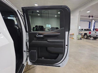 2022 Chevrolet Silverado 1500 Crew Cab Standard Box 4-Wheel Drive LT Trail Boss