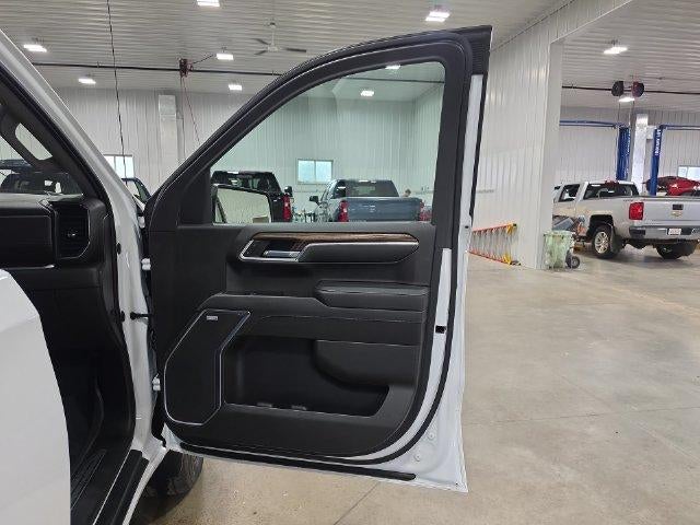 2022 Chevrolet Silverado 1500 Crew Cab Standard Box 4-Wheel Drive LT Trail Boss