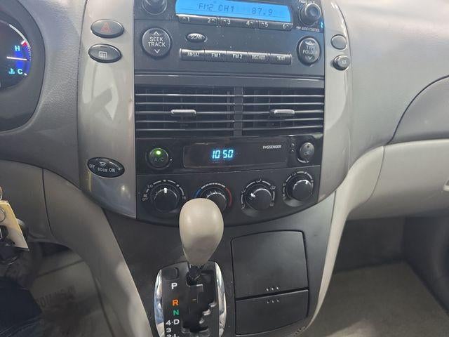 2007 Toyota Sienna 5dr 7-Passenger Van LE FWD (Natl)