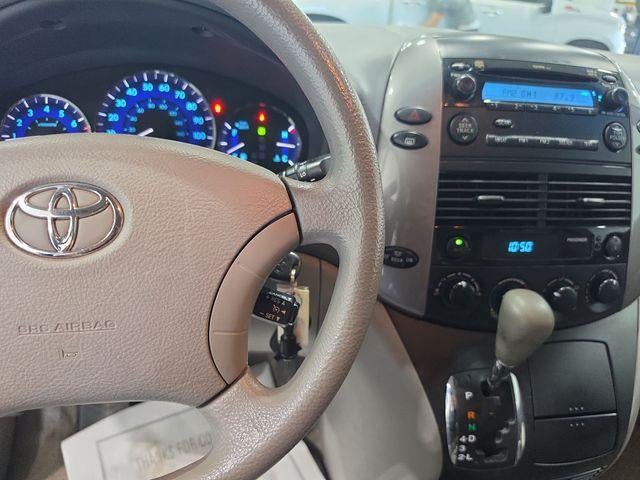 2007 Toyota Sienna 5dr 7-Passenger Van LE FWD (Natl)