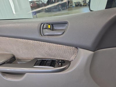2007 Toyota Sienna 5dr 7-Passenger Van LE FWD (Natl)