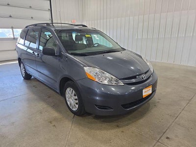 2007 Toyota Sienna 5dr 7-Passenger Van LE FWD (Natl)