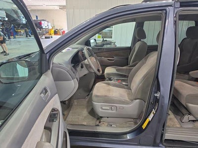 2007 Toyota Sienna 5dr 7-Passenger Van LE FWD (Natl)