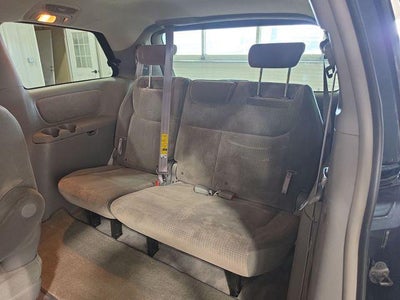 2007 Toyota Sienna 5dr 7-Passenger Van LE FWD (Natl)