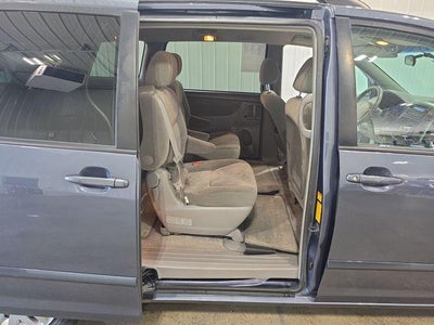 2007 Toyota Sienna 5dr 7-Passenger Van LE FWD (Natl)