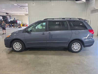 2007 Toyota Sienna 5dr 7-Passenger Van LE FWD (Natl)