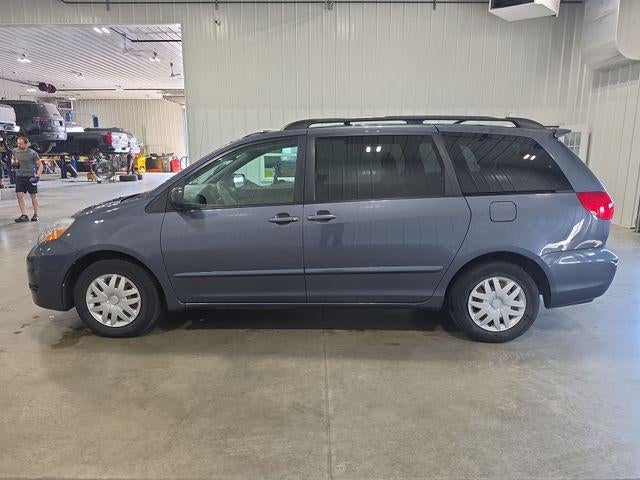2007 Toyota Sienna 5dr 7-Passenger Van LE FWD (Natl)