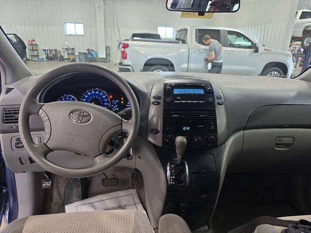 2007 Toyota Sienna 5dr 7-Passenger Van LE FWD (Natl)