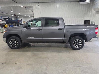 2015 Toyota Tundra 4WD Truck 4WD CrewMax Short Bed 5.7L FFV SR5 (SE)