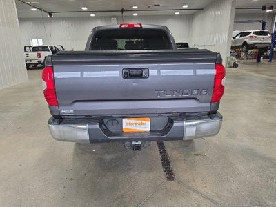 2015 Toyota Tundra 4WD Truck 4WD CrewMax Short Bed 5.7L FFV SR5 (SE)