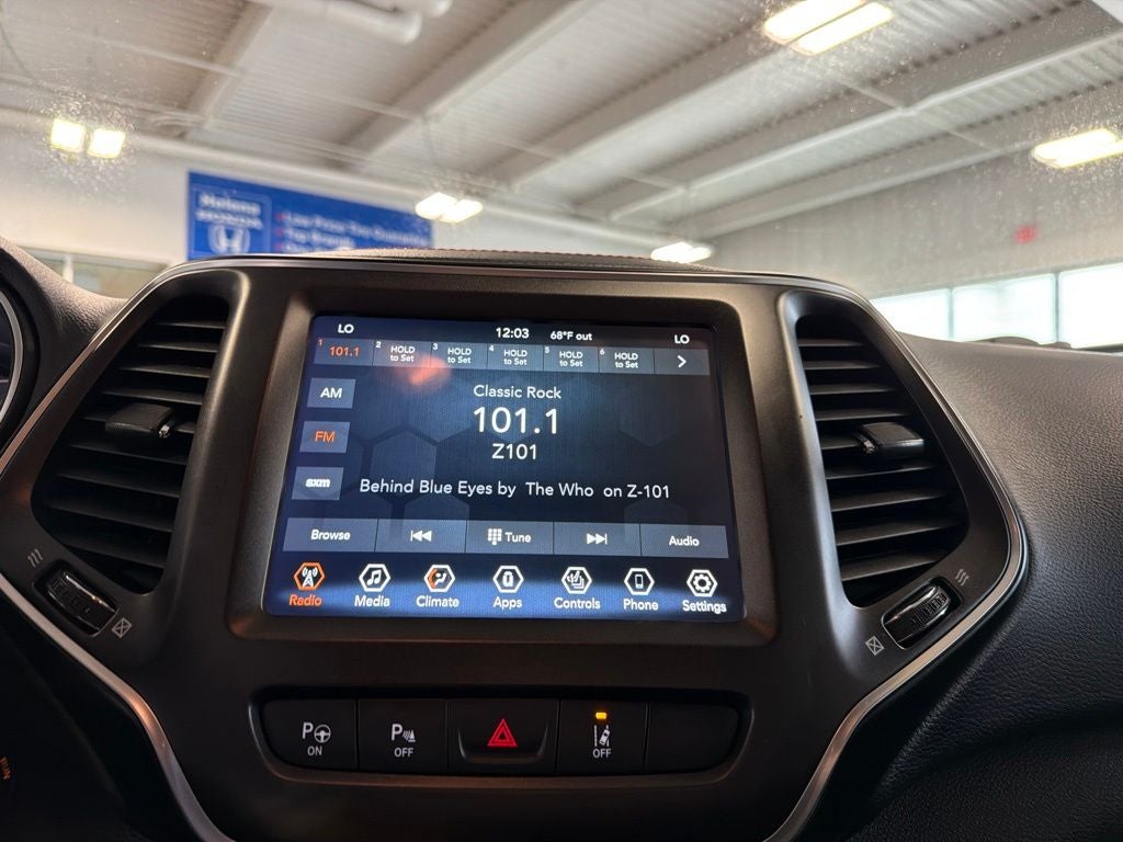 2021 Jeep Cherokee Trailhawk w/ Technology & Comfort Group