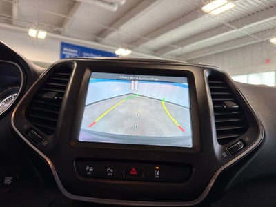 2021 Jeep Cherokee Trailhawk w/ Technology & Comfort Group
