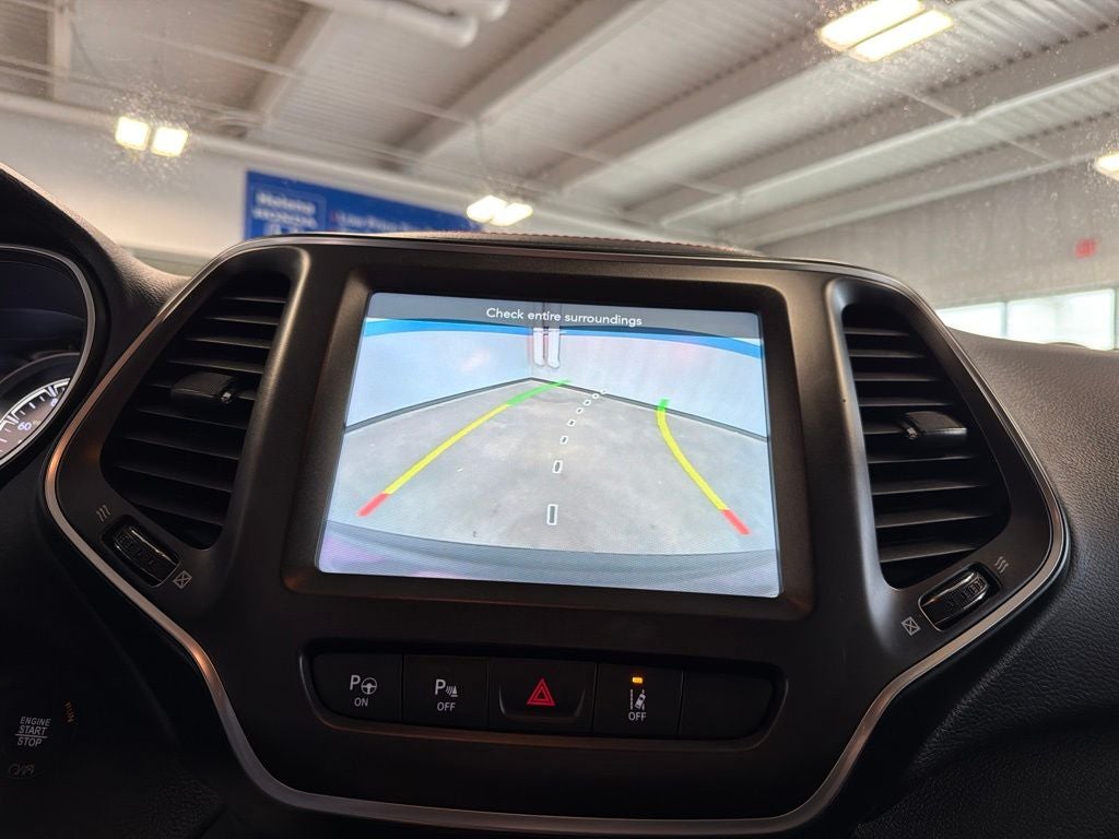 2021 Jeep Cherokee Trailhawk w/ Technology & Comfort Group