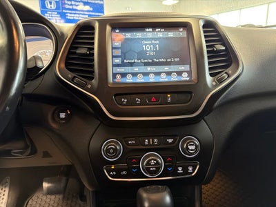2021 Jeep Cherokee Trailhawk w/ Technology & Comfort Group