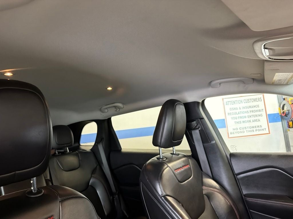 2021 Jeep Cherokee Trailhawk w/ Technology & Comfort Group