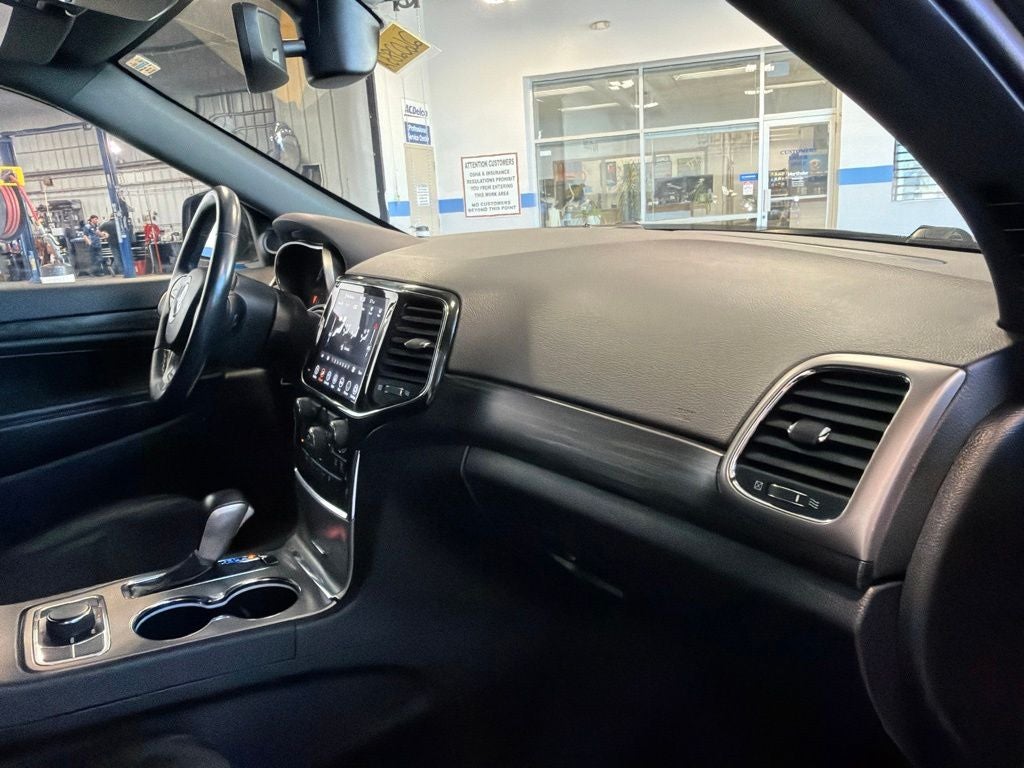 2022 Jeep Grand Cherokee WK Laredo X 2GM Altitude Appearance w/ Tech Pkg
