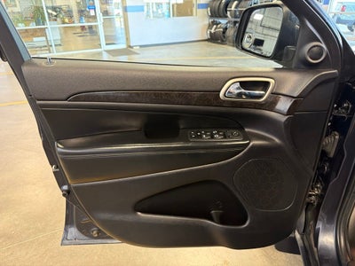 2013 Jeep Grand Cherokee Laredo 26X w/ Nav & Tow Group