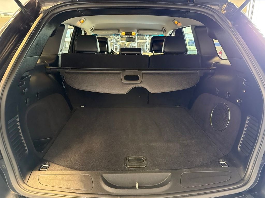 2013 Jeep Grand Cherokee Laredo 26X w/ Nav & Tow Group
