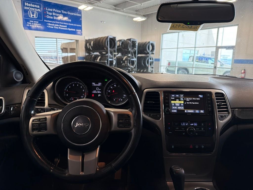 2013 Jeep Grand Cherokee Laredo 26X w/ Nav & Tow Group