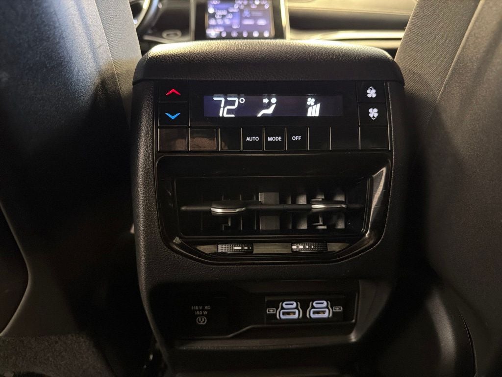 2022 Jeep Grand Cherokee L Altitude Appearance Pkg