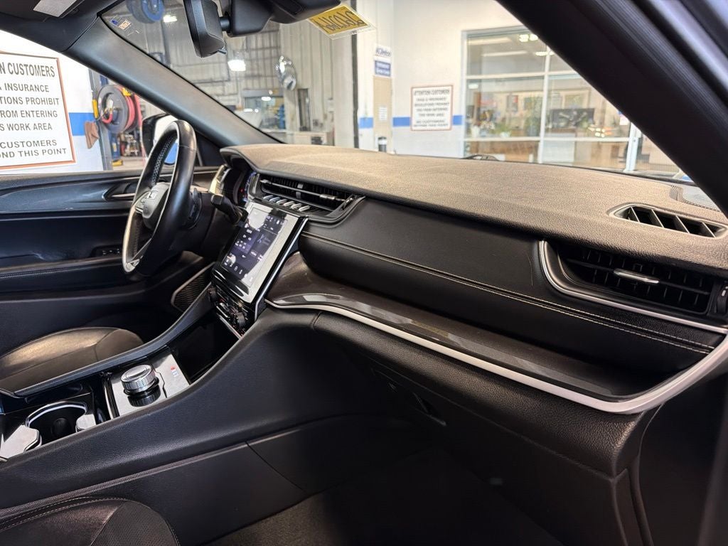 2022 Jeep Grand Cherokee L Altitude Appearance Pkg