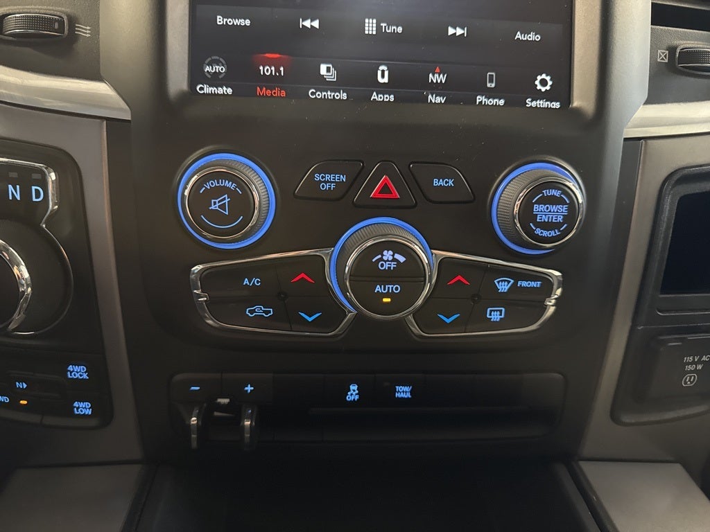 2023 RAM 1500 Classic SLT 29G w/ Trailer & Electronics Group