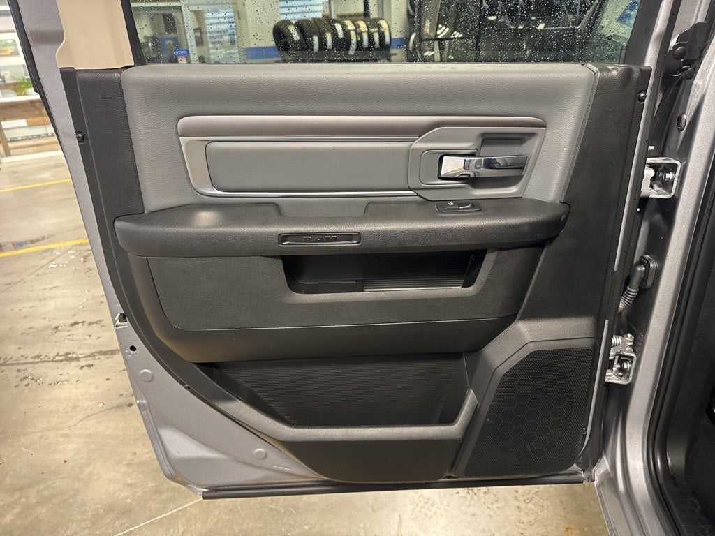 2023 RAM 1500 Classic SLT 29G w/ Trailer & Electronics Group