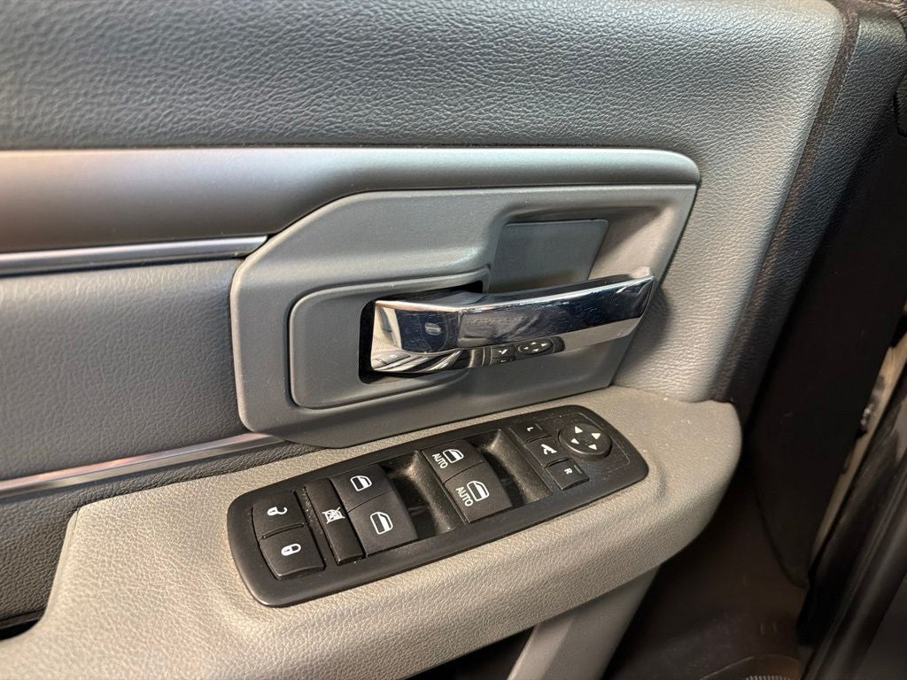 2016 RAM 1500 Big Horn 26S 5.7 HEMI