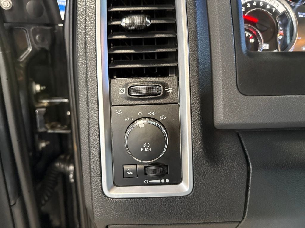 2016 RAM 1500 Big Horn 26S 5.7 HEMI