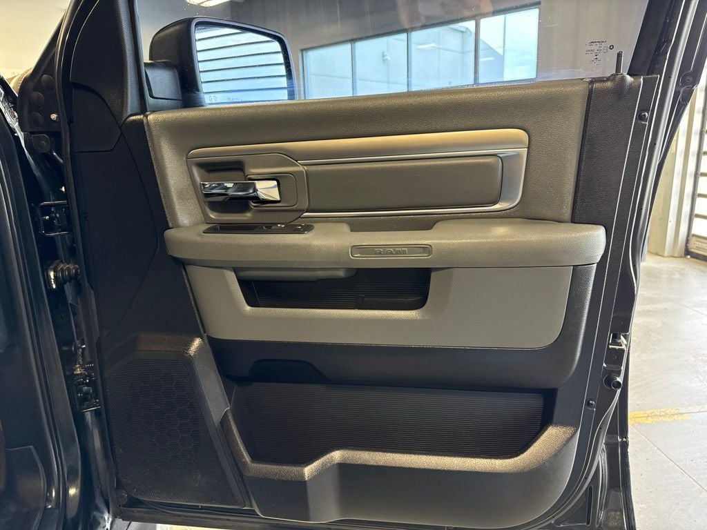 2016 RAM 1500 Big Horn 26S 5.7 HEMI