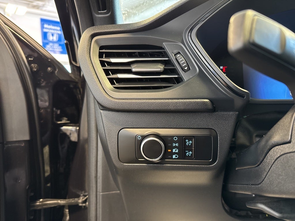 2025 Ford Escape ST-Line AWD w/ BLIS