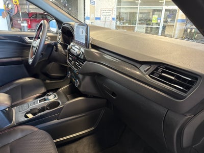 2025 Ford Escape ST-Line AWD w/ BLIS