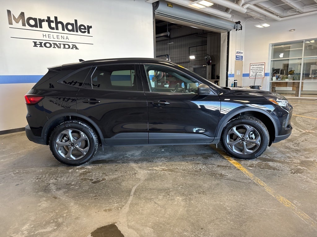 2025 Ford Escape ST-Line AWD w/ BLIS