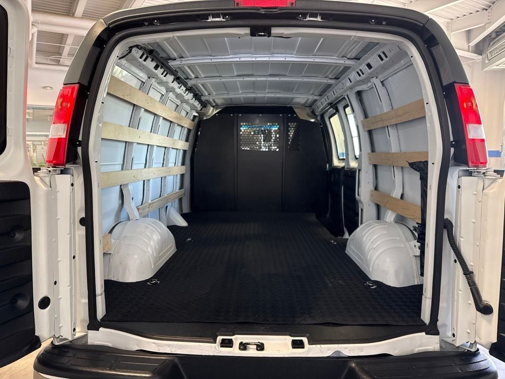 2025 Chevrolet Express 2500 Work Van Cargo